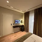 Bellavista Qerret * Golem (Tirana)