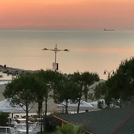 Bellavista Qerret * Golem (Tirana)