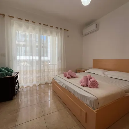 Bellavista Qerret * Golem (Tirana)